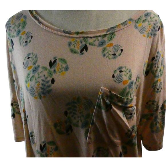 Disney Costco Women's Medium Short Sleeve Shirt Lightweight Oversized - Picture 2 of 5